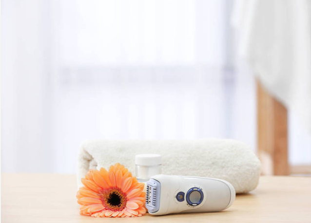 女生腿毛越刮越粗是真的吗，用刮毛刀脱毛会越来越粗吗