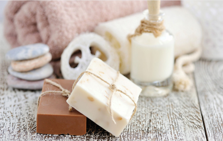 先擦身体乳还是防晒，防晒和身体乳先用哪个