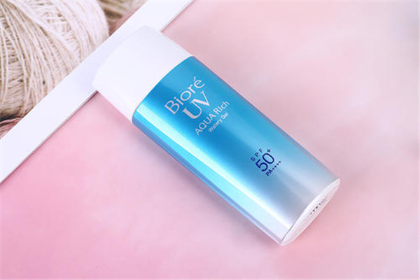 碧柔防晒霜和安耐晒金瓶哪个比较好，碧柔防晒霜怎么辨别真假