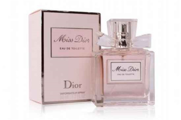 迪奥小姐香水哪一款最好闻，花漾甜心和甜心小姐哪个好闻