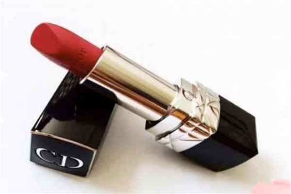 迪奥丝绒和哑光有什么区别，口红哑光和丝绒的区别