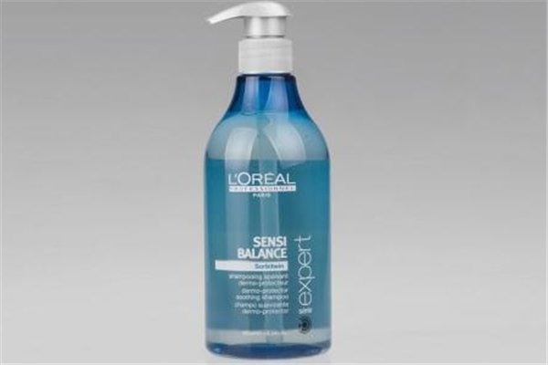 洗发水买滋润还是控油，洗发水怎么买适合自己的