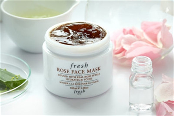 清洁面膜用手涂还是用刷子，清洁面膜的正确使用方法