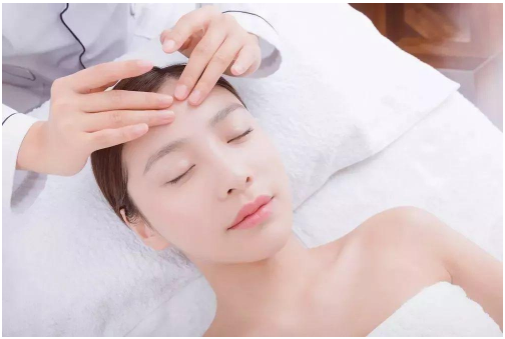 与莱珀妮修丽可同是院线出身的德国MBK，靠什么风靡美容圈