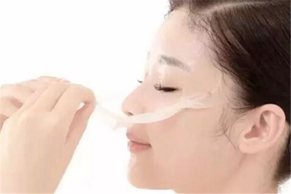 夏天用乳液好还是面霜好，夏天用什么牌子的护肤品比较好