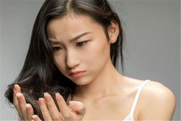 头发干燥怎么护理，头发干燥可以用吹风机吗