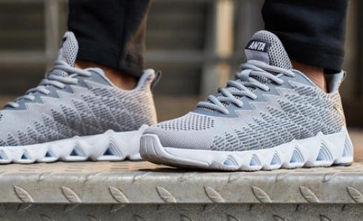 安踏运动鞋要买大一码吗，安踏运动鞋要买偏大的码数吗