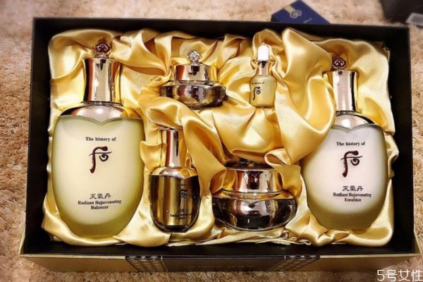 40岁适合天气丹哪个系列，天气丹emulsion是水还是乳