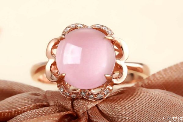 饰品有哪些种类，毛衣链怎么选