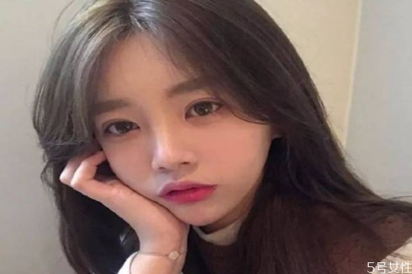 八字刘海不打理可以吗，八字刘海洗完头怎么吹