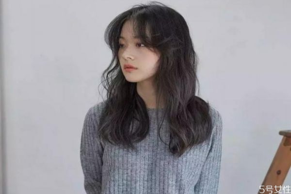 八字刘海配直发好看吗，直发八字刘海怎么剪