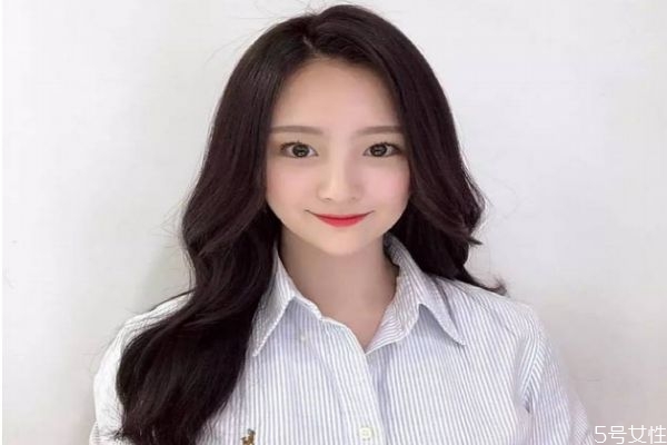 长发配八字刘海好看吗，八字刘海配什么短发