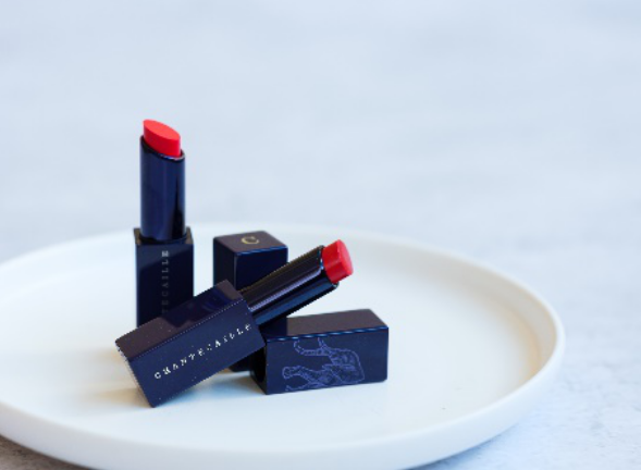 香缇卡Lip，Veil花妍柔泽口红兼具保湿、修复双重功效