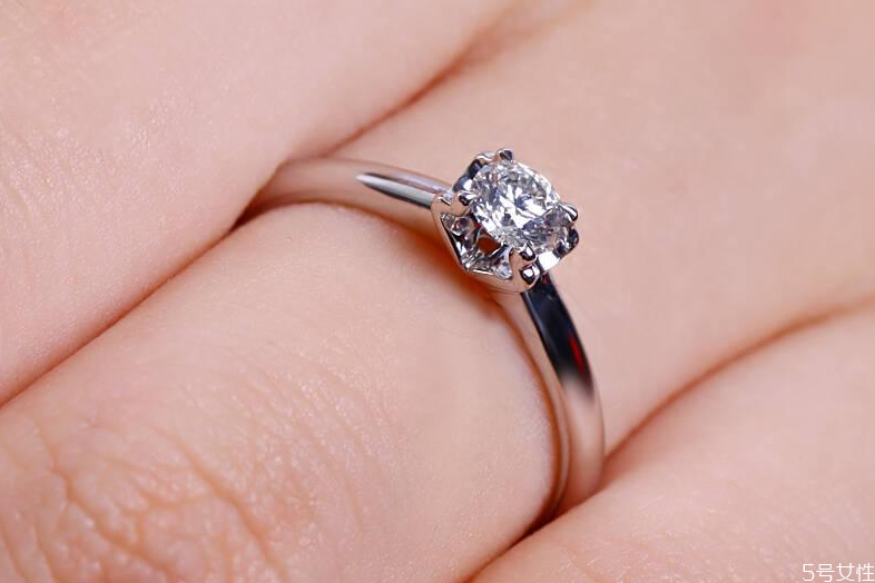 克徕帝和周大福哪个好，克徕帝钻石排名第几