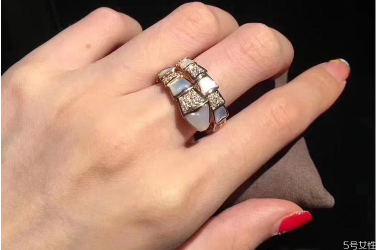 宝格丽戒指回收能卖多少钱，宝格丽转卖还值钱吗