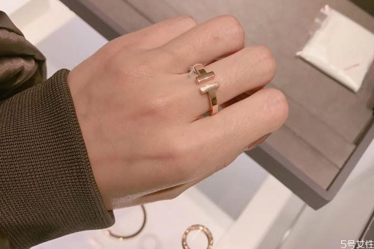 蒂芙尼属于几线品牌，蒂芙尼戒指怎么样