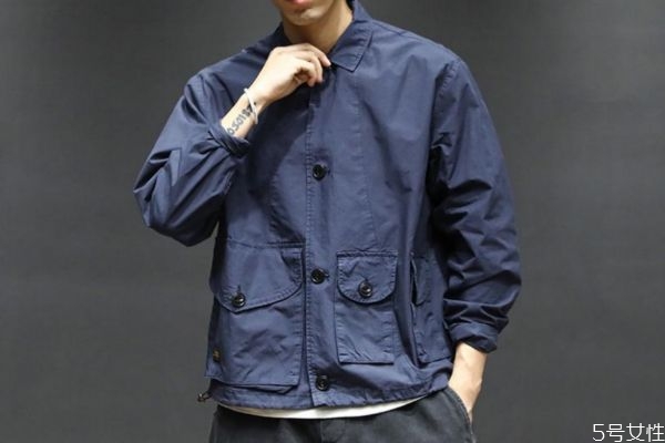 工装外套里面配什么衣服，工装外套怎么搭配好看