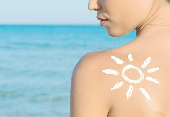 脸部皮肤暗黄怎么变白，脸部皮肤变得暗黄怎么解决