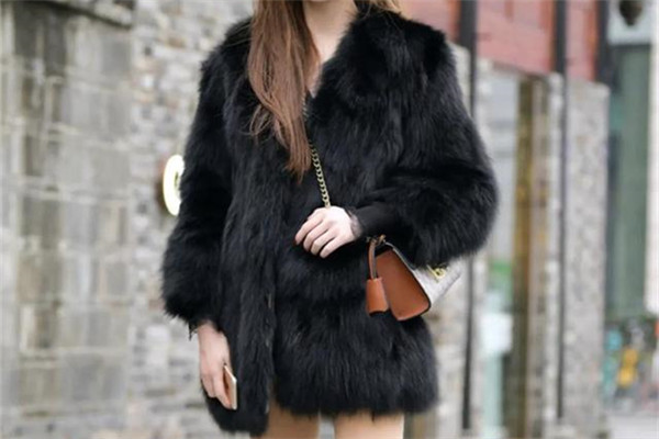 现在为什么都不买皮草了，为什么现在穿皮草的人少了