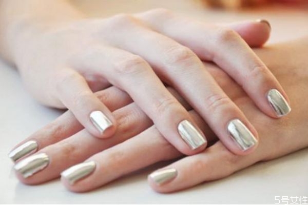 甲油胶为什么那么贵，甲胶油有什么优点