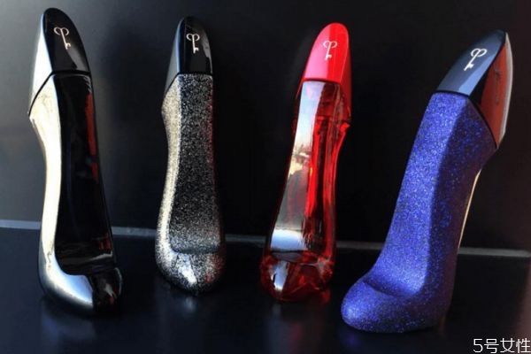 高跟鞋香水是什么品牌，卡罗琳娜高跟鞋香水