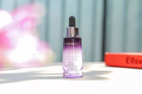 自然堂小紫瓶和欧莱雅小黑瓶哪个好，小紫瓶值得入手吗