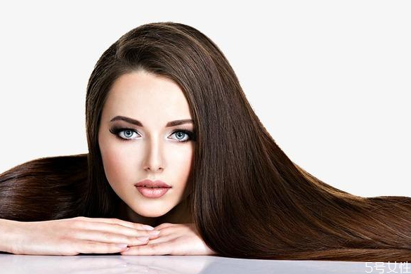 直发梳怎么烫卷发，怎么清理直发梳