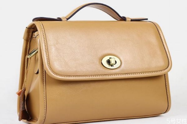 牛皮包怎么保养，牛皮包的护理要点