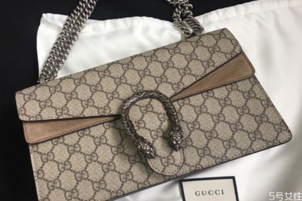 包包能放洗衣机里洗吗，双肩包能用洗衣机洗吗