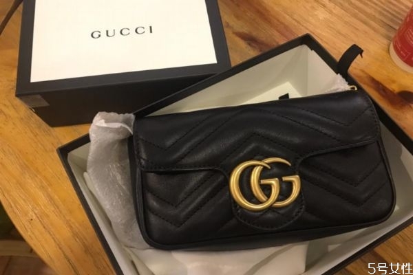 包包按压弹簧扣坏了怎么办，包的扣子打不开怎么办