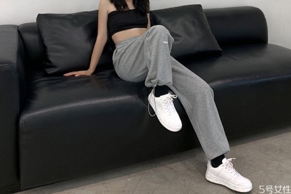 卫裤被钩破洞了可以补吗，裤子破洞了怎么补好看