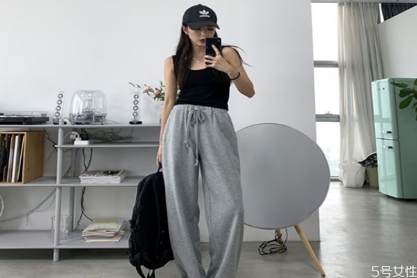 卫裤膝盖鼓包正常吗，什么卫裤质量好