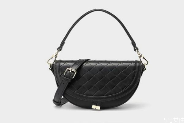 ur包包是什么档次，ur和小ck包包哪个好