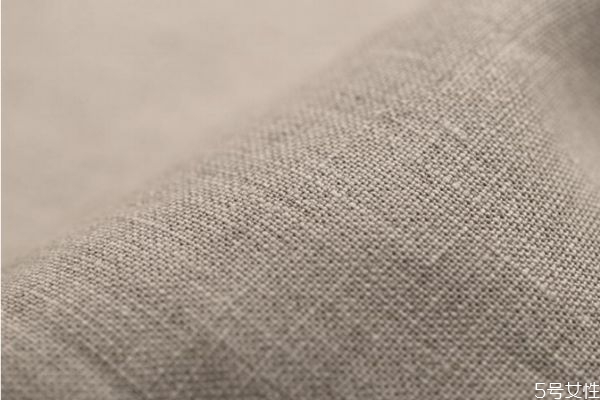 亚麻衣服怎么洗不缩水，如何清洗亚麻衣服