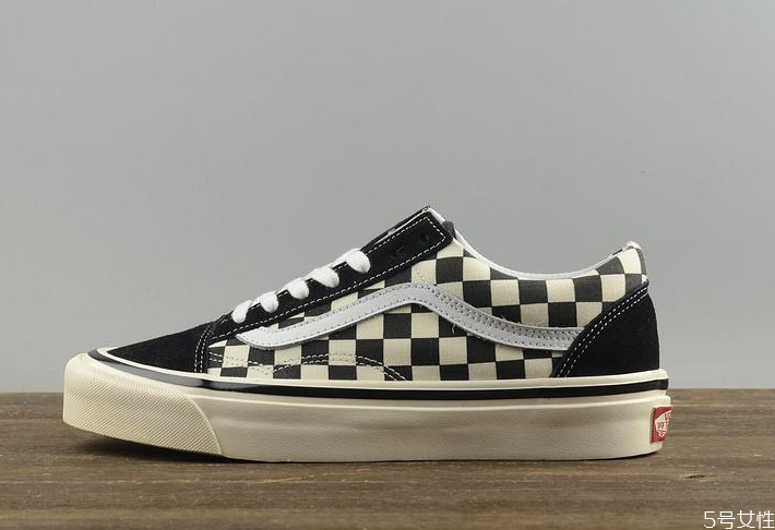 vans棋盘格正品发黄吗，vans棋盘格怎么那么黄