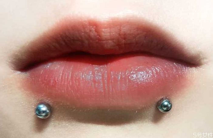 唇钉相当于什么痛，唇钉疼痛指数