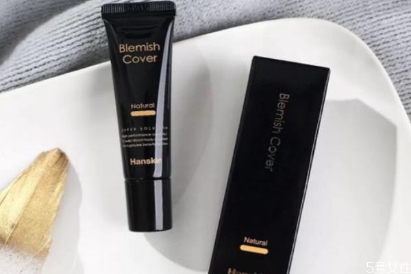 韩斯清遮瑕膏怎么用，hanskin黑管白管区别