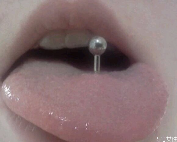 打舌钉的人是什么心态，舌钉的用途是什么