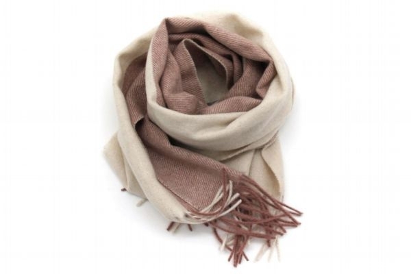 好的羊毛围巾扎脖子么，羊毛围巾扎脖子怎么办