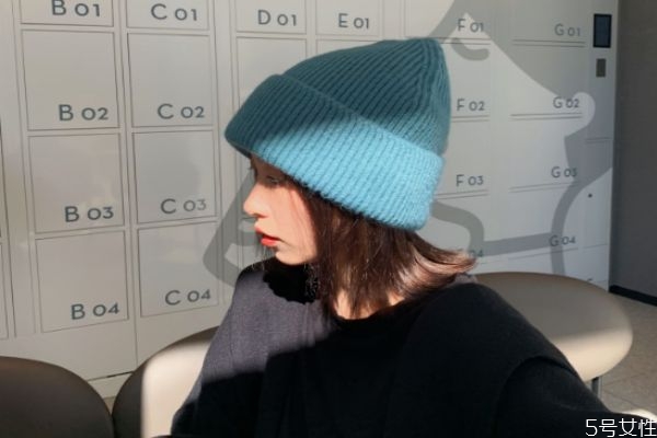 毛线帽戴着老掉怎么办，毛线帽不掉的方法