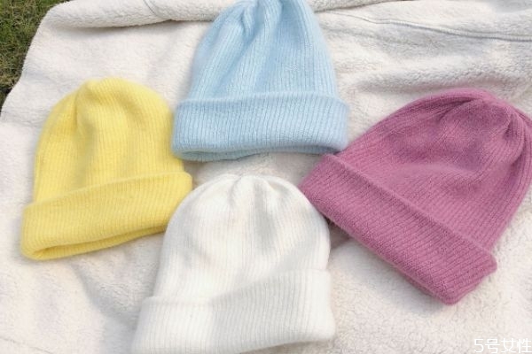 新的针织帽怎么清洗好，如何手洗针织帽