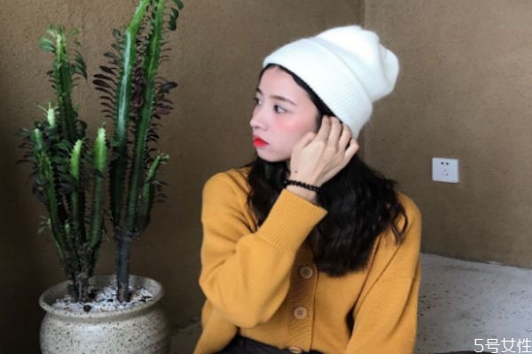 毛线帽太松了怎么锁紧，帽子太松怎样让它变紧致