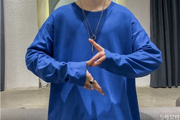 衣服烫焦留下印怎么办，衣服烫焦了怎样能还原