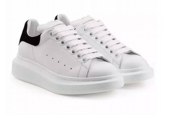 鞋子氧化发黄怎么变白，白鞋氧化变黄能恢复吗