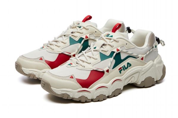 鞋子臭喷酒精有用吗，鞋子臭喷香水有用吗