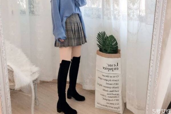 光腿神器和肉色打底有什么区别，光腿神器和丝袜有啥区别