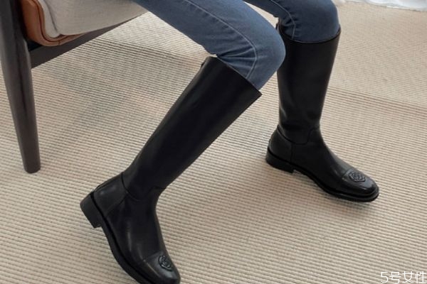 长筒靴脚踝处堆在一起怎么办，靴子脚踝处老是撑不起来