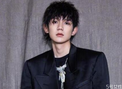 烟花烫适合什么脸型，锡纸烫和烟花烫哪个好看