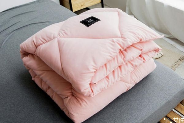 怎么判断被子有螨虫，床单多久洗一次比较好