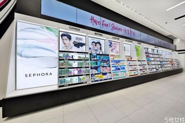 丝芙兰和专柜哪个体验好，丝芙兰属于什么档次